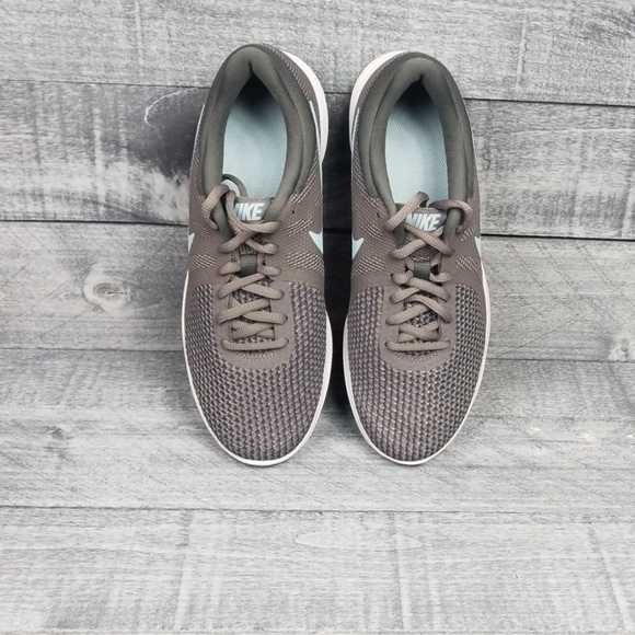 New Nike Revolution 4 - Picture 7 of 7